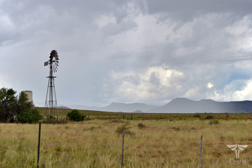 Approaching storm, Hillston Farm near Middelburg in the Karoo Heartland, Northmead Country House, farmstay