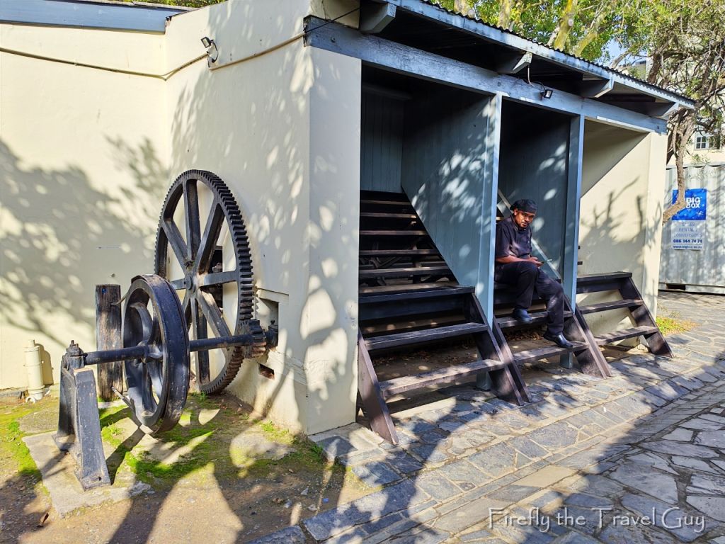 Read more about the article Methods of punishment at Cape Town’s Breakwater Lodge